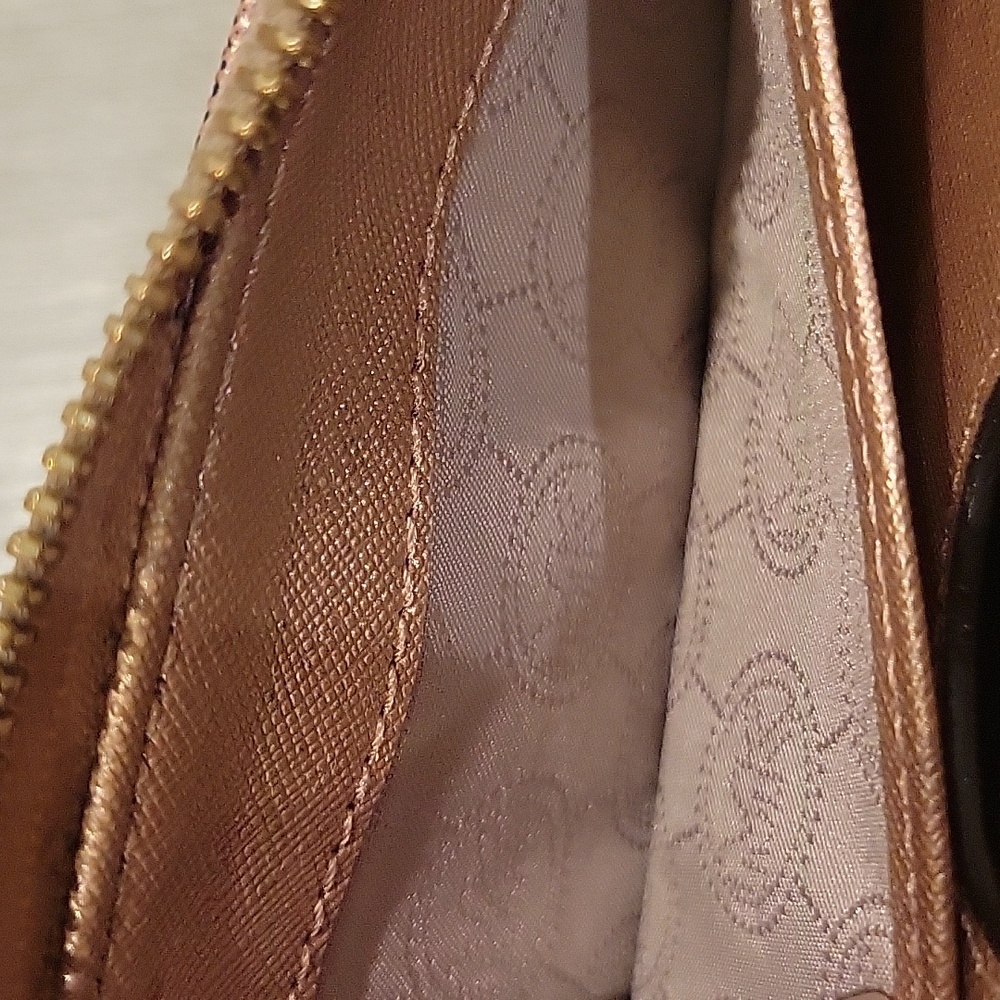 Michael Kors Wristlet/Wallet - Picture 9 of 10